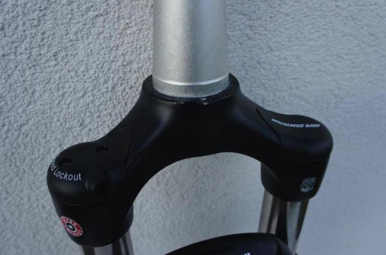 Suntour SR NCX Lite Forcella Ammortizzata Per Bici Da Città/trekking - Unisex, Nera, Gestione Cavi Integrata